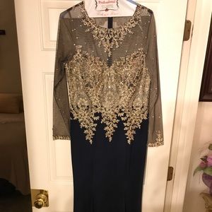 Elegant Dress ( price is negotiable)